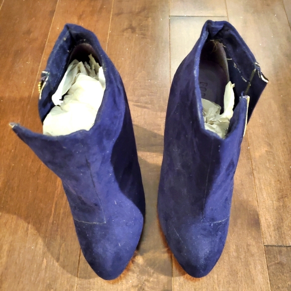 NWOT Forever 21 Purple Boots with Gold Zipper - Picture 1 of 2